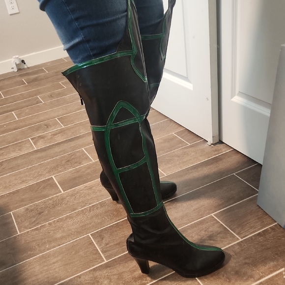 Stylish Costume Black and Green Women's Boots Size 11 Superhero/villan - Picture 2 of 7